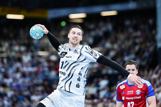 Wurf Tor Hendrik Pekeler (THW Kiel, 61) GER, THW Kiel vs. Handball Club Hamburg, Handball, 1. Bundesliga, Spieltag 8, Saison 2026 2027, 11.10.2026 GER, THW Kiel vs. Handball Club Hamburg, Handball, 1. Bundesliga, Spieltag 8, Saison 2026 2027, 11.10.2026 Kiel Copyright: xEibner-Pressefoto MarcelxvonxFehrnx EP_MFN