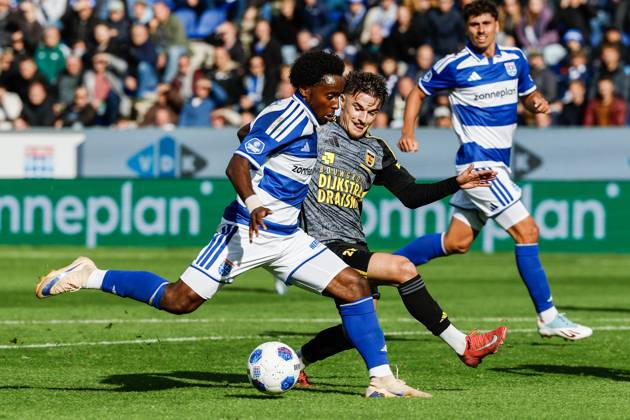 ZWOLLE - Dylan Mbayo of PEC Zwolle, Morgan Costarelli of SC Cambuur (lr) during the Dutch Eredivisie match between PEC Zwolle and Cambuur at the MAC3Park stadium on October 11, 2026 in Zwolle, the Netherlands. VINCENT JANNINK ANP Eredivisie 2026 27 xVIxANPxSportx xxANPxIVx 572129603 originalFilename: 572129603.jpg