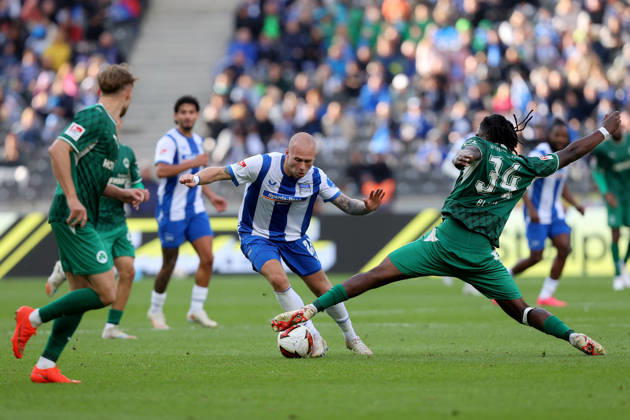 11.10.2026, xtgx, Fussball 2.Bundesliga, Hertha BSC Berlin - SpVgg Greuther Fuerth v.l. Jon Dagur Thorsteinsson (Hertha BSC Berlin) Hendry Blank (Greuther Fürth Fuerth) Zweikampf, Aktion, action, battle for the ball (DFL DFB REGULATIONS PROHIBIT ANY USE OF PHOTOGRAPHS as IMAGE SEQUENCES and or QUASI-VIDEO) Berlin