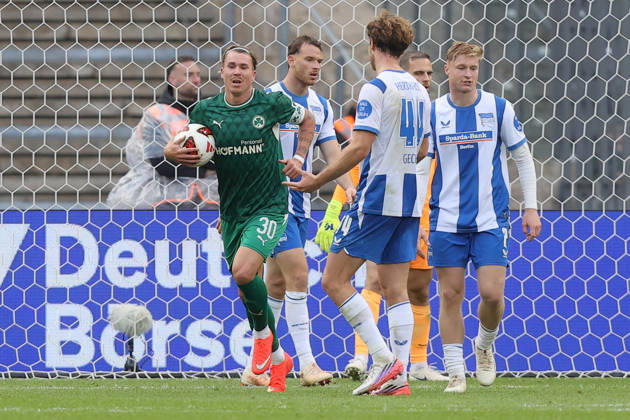 11.10.2026, xtgx, Fussball 2.Bundesliga, Hertha BSC Berlin - SpVgg Greuther Fuerth v.l. Felix Klaus (Greuther Fürth Fuerth) nach dem Tor zum 2:1 (DFL DFB REGULATIONS PROHIBIT ANY USE OF PHOTOGRAPHS as IMAGE SEQUENCES and or QUASI-VIDEO) Berlin