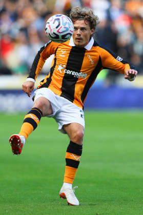 KINGSTON UPON HULL, ENGLAND, OCTOBER 11: Regan Slater of Hull City controls the ball during a Premier League 2026-27 match between Hull City and Everton FC at the MKM Stadium on October 11, 2026 in Kingston Upon Hull, England. (Photo by Zach Forster Sports Press Photo) Copyright: xZachxForster SportsxPressxPhotox Sportspressphoto_SPR252366