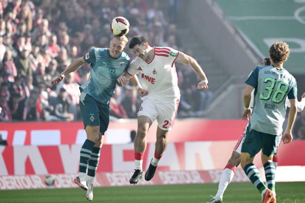 Isac Lidberg (Borussia Mönchengladbach), li., gegen Luka Lochoshvili (1.FC Koeln) 11.10.2026, Fussball 1. Bundesliga, Saison 2026 2027, 5. Spieltag, 1. FC Köln - Borussia Mönchengladbach DFL regulations prohibit any use of photographs as image sequences and or quasi-video Koeln Rhein-Energie-Stadion Nordrhein Westfalen Deutschland