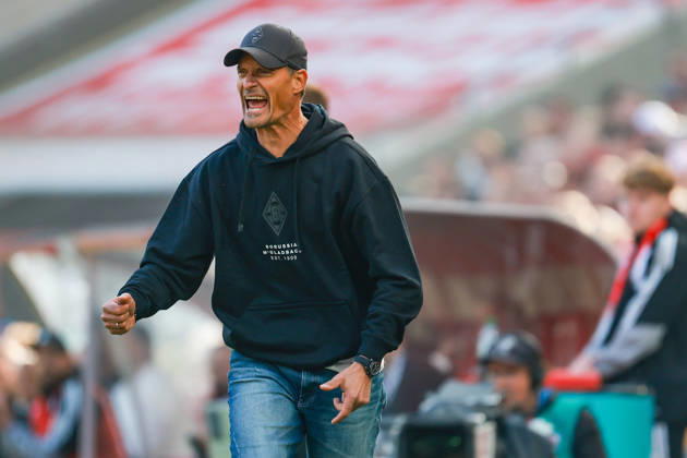 1. Bundesliga - 26 27 - 1. FC Köln - Borussia Mönchengladbach am 11.10.2026 im RheinEnergieSTADION in Köln Trainer Alexander Blessin (Moenchengladbach) gestikuliert