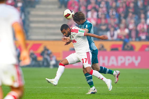 11.10.2026, xydrx, Herren, Fußball, 1.Bundesliga, 1.FC Köln - Borussia Mönchengladbach, Saison 2026 2027, RheinEnergieSTADION: Linton Maina (1.FC Köln, 37) im Zweikampf gegen Daiki Hashioka (Borussia Moenchengladbach, 14) DFB regulations prohibit any use of photographs as image sequences and or quasi-video. Copyright: HMBxMedia YannisxDreimann