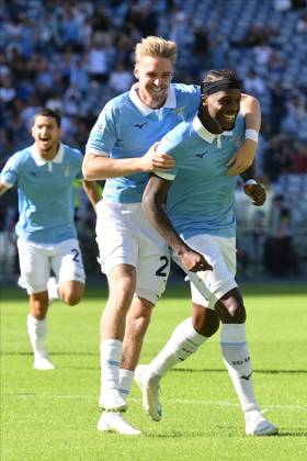 Foto IPP Luciano Adriani Roma 11 10 2026 Campionato di calcio Serie A Tim 2026-2027 Lazio vs Monza Nella foto: Esultanza dopo il gol di Nuno Tavares con Kenneth Taylor a sinistra Italy Photo Press - World Copyright Roma italy Italia ITALY  Copyright: xR4924_italyphotopressx