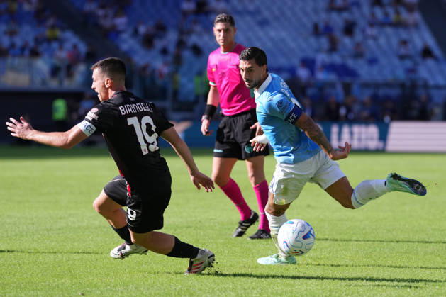Monza™s Samuele Birindelli Lazio™s Mattia Zaccagni during the Serie A EniLive soccer match between Lazio and Monza at the Rome s Olympic stadium, Italy - Sunday October 11, 2026 - Soccer ( Photo by Alfredo Falcone LaPresse )  Copyright: xAlfredoxFalcone LaPressex