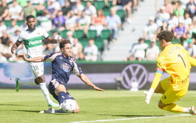ESP: LaLiga EA Sports Elche CF v Celta Vigo Javi Duran of Celta during LaLiga EA Sports match between Elche CF v Celta Vigo played at Martinez Valero Stadium, Elche on October 11 2026 in Spain Spain Soccer Copyright: xAgenciaxLOFx