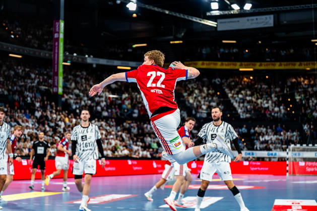 11.10.2026, xdobgx, Handball Opel HBL, THW Kiel - Handball Club Hamburg v.l. Noah Beyer (Handball Club Hamburg, 22) beim Wurf, in action, throwing Kiel