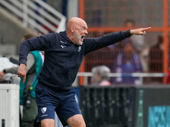 Uwe Roesler (VfL Bochum 1848, Cheftrainer) reagiert. GER, VfL Bochum 1848 vs DSC Arminia Bielefeld, 2. Bundesliga, 7. Spieltag, Saison 2026-27, Vonovia Ruhrstadion, Bochum, 11.10.2026 DFL REGULATIONS PROHIBIT ANY USE OF PHOTOGRAPHS AS IMAGE SEQUENCES AND OR QUASI-VIDEO VfL Bochum 1848 vs DSC Arminia Bielefeld, 2. Bundesliga, 7. Spieltag, Saison 2026-27, 11.10.2026 Bochum Copyright: xEibner-Pressefoto ScottxColemanx EP_SCN