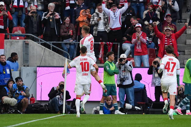 11.10.2026, xydrx, Herren, Fußball, 1.Bundesliga, 1.FC Köln - Borussia Mönchengladbach, Saison 2026 2027, RheinEnergieSTADION: Torjubel nach dem Tor zum 1:0 für den 1.FC Köln durch Torschütze Isak Johannesson (1.FC Köln, 8) zusammen mit Said El Mala (1.FC Köln, 10) und Mikey Moore (1.FC Köln, 47 Jahmai Simpson-Pusey (1.FC Köln, 22) DFB regulations prohibit any use of photographs as image sequences and or quasi-video. Copyright: HMBxMedia YannisxDreimann