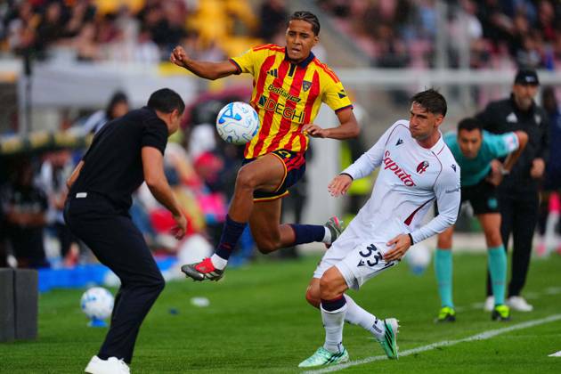 US Lecce s Defensive Midfielder Oumar Ngom (79 US Lecce) and Bologna FC s Left-back Juan Miranda (33 Bologna FC) in action during the Serie A Enilive matchday 6 match between US Lecce and Bologna FC 1909 at the Stadio Via del Mare in Lecce, Italy, Sunday, October 11, 2026. (Credit Image: Giovanni Evangelista LaPresse)  Copyright: xGiovannixEvangelista LaPressex