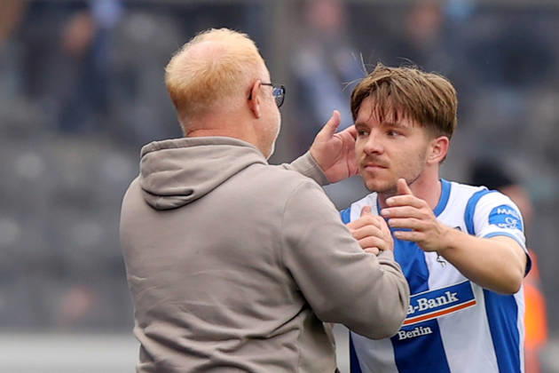 11.10.2026, xtgx, Fussball 2.Bundesliga, Hertha BSC Berlin - SpVgg Greuther Fuerth v.l. Trainer Coach Heiko Vogel (Greuther Fürth Fuerth) Mads Pedersen (Hertha BSC Berlin) (DFL DFB REGULATIONS PROHIBIT ANY USE OF PHOTOGRAPHS as IMAGE SEQUENCES and or QUASI-VIDEO) Berlin