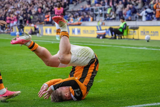 Premier League: Hull City v Everton Joe Gelhardt of Hull City celebrates his goal to make it 1-0 during the Premier League match Hull City vs Everton at MKM Stadium, Hull, United Kingdom on 11 October 2026 (Photo by Maynard Manyowa News Images) Hull MKM Stadium East Riding of Yorkshire United Kingdom Copyright: xMaynardxManyowa NewsxImagesx
