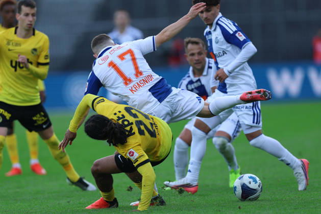 GC Zürich gegen BSC Young Boys Brack Super League 11. Oktober 2026 Isaac Schmidt (22, BSC Young Boys, li.) und Samuel Krasniqi (17, Grasshopper Club Zürich) im Spiel der Brack Super League zwischen dem Grasshopper Club Zürich (GCZ) und dem BSC Young Boys (YB) am 11. Oktober 2026 im Stadion Letzigrund in Zürich, Schweiz. Zürich Stadion Letzigrund Zürich Schweiz