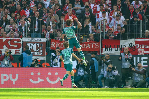 11.10.2026, GER, Fussball, Herren, Bundesliga , 1. Bundesliga, Saison 2026 2027, 1. FC Köln - VfL Borussia Mönchengladbach Joe Scally (BMG) Torjubel, jubelt nach seinem Treffer zum 1:1 Copyright: xSvenxHanischx