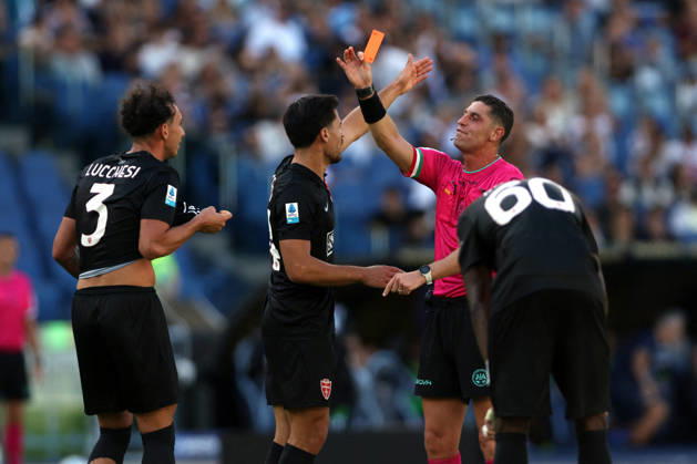 SOCCER - Serie A - SS Lazio vs. AC Monza Photo by IPA ABACAPRESS.COM89550952 - Rome, Italy — October 11, 2026: Referee Giuseppe Collu shows a red card to Lorenzo Lucchesi (defender) of AC Monza during the 2026–2027 Italian Serie A—Enilive Championship soccer match between SS Lazio and AC Monza at the Olympic Stadium in Rome. Rome Italy  Copyright: xIPAxSport ABACAx