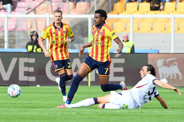 IPA89551995 - Amar Ahmed (US Lecce) against Matteo Darmian (Bologna FC) during the US Lecce vs. Bologna FC Italian Serie A soccer match in Lecce, Italy, on October 11, 2026  Copyright: xPasqualexGolia IPAxSportx xx IPA89551995