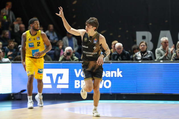 11.10.2026, xgox, Basketball - easyCredit BBL, Basketball Loewen Braunschweig - MHP RIESEN Ludwigsburg emspor, v.l. Gian Aydinoglu (Braunschweig, 4) Jubel, Torjubel, jubelt ueber das Tor, celebrate the goal, celebration Braunschweig