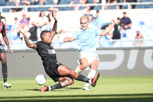 IPA89552017 - Gustav Isaksen of Societa Sportiva Lazio is in action during the 2026 2027 Serie A match between S.S. Lazio and A.C. Monza at the Stadio Olimpico in Rome, Italy.  Copyright: xMatteoxCassoni IPAxSportx xx IPA89552017