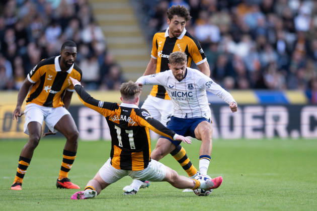 Hull City v Everton Premier League Joe Gelhardt of Hull City tackles Kiernan Dewsbury-Hall of Everton during the Premier League match between Hull City and Everton at the MKM Stadium, Hull. 11 10 2026 UK Newspapers OUT Copyright: xMattxWilkinsonx FIL-24041-0124