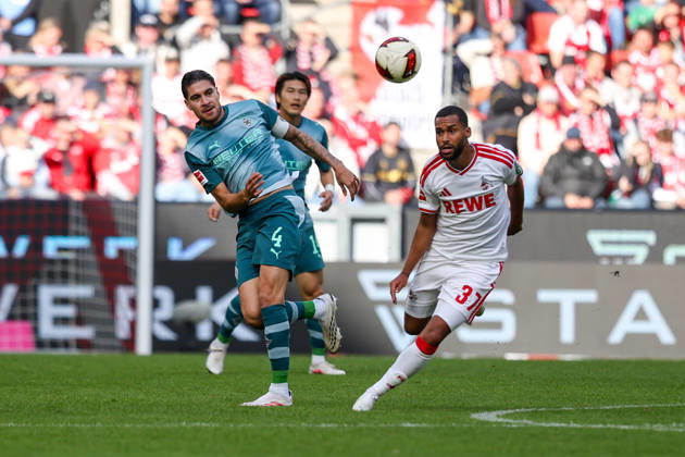 2026.10.11, xkwix, Fußball, Bundesliga, 1. FC Köln - Borussia Mönchengladbach, RheinEnergieSTADION, 5.Spieltag, Saison 2026 2027: Kevin Diks (Borussia Moenchengladbach 4) im Zweikampf gegen Linton Maina (1. FC Koeln 37) DFB regulations prohibit any use of photographs as image sequences and or quasi-video. Photo: xKamilxWilkowskixPressefotoKochx Nordrhein-Westfalen Deutschland