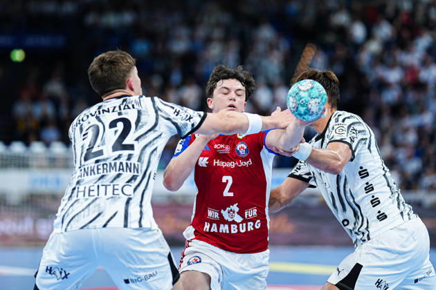 Rasmus Ankermann (THW Kiel, 22), Toma Gadza (Handball Club Hamburg, 02), Julian Köster (THW Kiel, 07) GER, THW Kiel vs. Handball Club Hamburg, Handball, 1. Bundesliga, Spieltag 8, Saison 2026 2027, 11.10.2026 GER, THW Kiel vs. Handball Club Hamburg, Handball, 1. Bundesliga, Spieltag 8, Saison 2026 2027, 11.10.2026 Kiel Copyright: xEibner-Pressefoto MarcelxvonxFehrnx EP_MFN