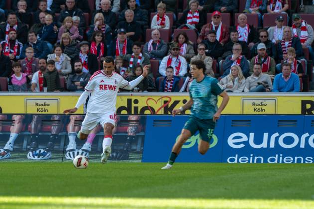 Ellyes Skhiri, Mittelfeld, (1.FC Koeln 6), Philipp Sander, Mittelfeld, (Borussia Moenchengladbach 16) , 1. FC Koeln vs. Borussia Moenchengladbach, Fussball, 1. Bundesliga, 5. Spieltag, 11.10.2026 DFB DFL regulations prohibit any use of photographs as image sequences and or quasi-video Koeln Nordrhein-Westfalen Deutschland