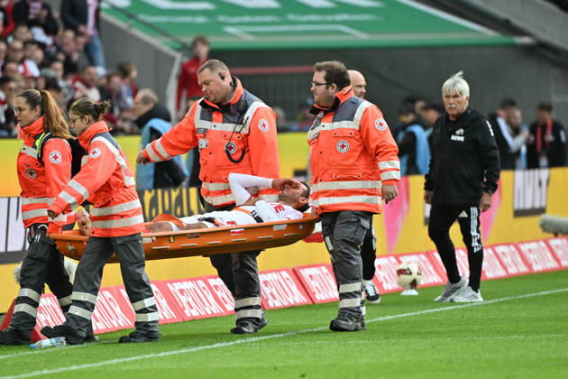 11.10.2026; Koeln; Fussball, Herren, Saison 2026 2027, 1. FC Koeln vs. Borussia Moenchengladbach Ellyes Skhiri (Koeln) hat sich schwer verletzt; er muss mit der Trage vom Feld gebracht werden DFL regulations prohibit any use of photographs as image sequences and or quasi-video. Rhein-Energie-Stadion Nordrhein-Westfalen Deutschland