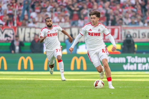 Linton Maina (1.FC Koeln, 37), Mikey Moore (1.FC Koeln, 47) mit einem Sprint am Ball 1.FC Köln vs. Borussia Moenchengladbach, Fussball, Bundesliga, 5.Spieltag, Saison 2026 27, 12.10.2026, DFL REGULATIONS PROHIBIT ANY USE OF PHOTOGRAPHS AS IMAGE SEQUENCES AND OR QUASI-VIDEO, 1.FC Köln vs. Borussia Moenchengladbach, Fussball, Bundesliga, 5.Spieltag, Saison 2026 27, 12.10.2026 Köln Copyright: xEibner-Pressefoto LukasxBaldygax EP_LBA