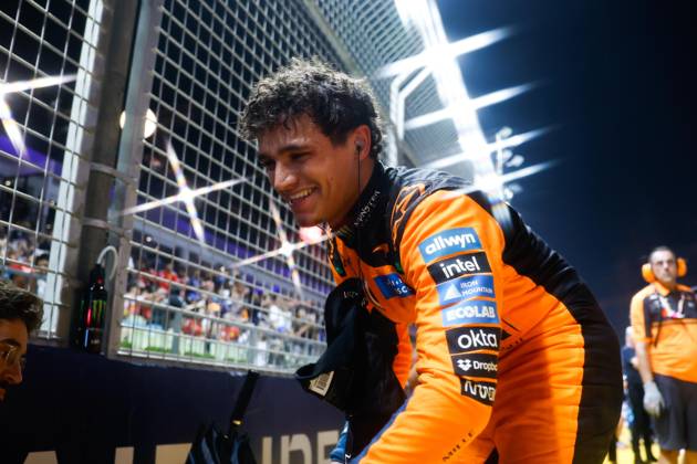 NORRIS Lando (gbr), McLaren F1 Team MCL40, portrait Singapore 2026 81 PIASTRI Oscar (aus), McLaren F1 Team MCL40, action 01 NORRIS Lando (gbr), McLaren F1 Team MCL40, action Singapore 2026 Singapore