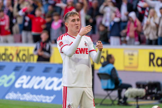 Isak Johannesson (1.FC Koeln, 08) jubelt nach seinem 1:0 mit einem Kuss 1.FC Köln vs. Borussia Moenchengladbach, Fussball, Bundesliga, 5.Spieltag, Saison 2026 27, 12.10.2026, DFL REGULATIONS PROHIBIT ANY USE OF PHOTOGRAPHS AS IMAGE SEQUENCES AND OR QUASI-VIDEO, 1.FC Köln vs. Borussia Moenchengladbach, Fussball, Bundesliga, 5.Spieltag, Saison 2026 27, 12.10.2026 Köln Copyright: xEibner-Pressefoto LukasxBaldygax EP_LBA