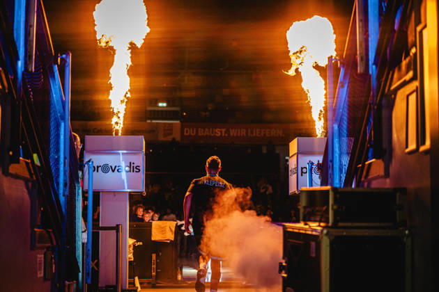 11.10.2026, xhfmx, Basketball easyCredit BBL Bundesliga, Frankfurt Skyliners - Veolia Towers Hamburg Einlauf Thomas Klepeisz (Skyliners Frankfurt) Frankfurt am Main