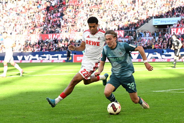 Jahmai Simpson-Pusey (1. FC Koeln) und Hugo Bolin (Borussia Moenchengladbach) im Zweikampf waehrend des Spiels der 1. Bundesliga zwischen 1. FC Koeln und Borussia Moenchengladbach, RheinEnergieStadion am 11. October 2026 in Koeln, Deutschland. (Foto von Ralf Treese DeFodi Images) +++ Jahmai Simpson-Pusey (1. FC Koeln) und Hugo Bolin (Borussia Moenchengladbach) battle for the ball during the Bundesliga match between 1. FC Koeln and Borussia Moenchengladbach at RheinEnergieStadion on October 11, 2026 in Cologne, Germany. (Photo by Ralf Treese DeFodi Images) DFB DFL REGULATIONS PROHIBIT ANY USE OF PHOTOGRAPHS AS IMAGE SEQUENCES AND OR QUASI-VIDEO. (Photo by Ralf Treese DeFodi Images) -