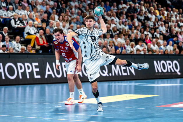 11.10.2026, xdobgx, Handball Opel HBL, THW Kiel - Handball Club Hamburg v.l. Lukas Zerbe (Kiel, 24) beim Siebenmeter Kiel