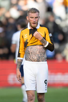 Hull City v Everton Premier League Oliver McBurnie of Hull City following the Premier League match between Hull City and Everton at the MKM Stadium, Hull. 11 10 2026 UK Newspapers OUT Copyright: xMattxWilkinsonx FIL-24041-0143