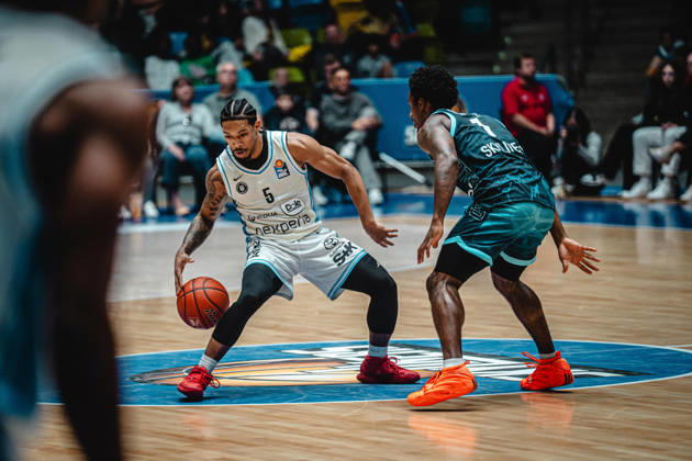 11.10.2026, xhfmx, Basketball easyCredit BBL Bundesliga, Frankfurt Skyliners - Veolia Towers Hamburg v.l. Zakai Zeigler (Veolia Towers Hamburg), Isaiah Swope (Skyliners Frankfurt) Frankfurt am Main