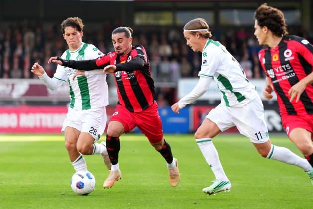 Eredivisie: Excelsior Rotterdam v FC Groningen Rotterdam - Thom van Bergen of FC Groningen duels for the ball with Irakli Yegoian of Excelsior Rotterdam and Jacob Ondrejka of FC Groningen during the eight competition round of the 2026 2027 Eredivisie season. The match is set between Excelsior Rotterdam and FC Groningen at Stadion Woudestein on 11 October 2026 in Rotterdam, Netherlands. (Hero Images Yannick Verhoeven) Copyright: xYannickxVerhoevenx
