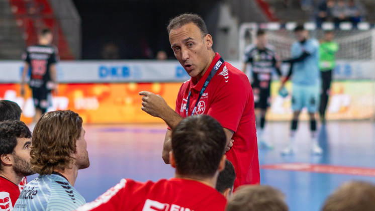 Roberto Garcia Parrondo (MT Melsungen, Trainer) GER, HC Erlangen vs. MT Melsungen, Handball, Opel Handball-Bundesliga, 8. Spieltag, Spielzeit 2026 2027, 11.10.2026 GER, HC Erlangen vs. MT Melsungen, Handball, Opel Handball-Bundesliga, 8. Spieltag, Spielzeit 2026 2027, 11.10.2026 Nuernberg Copyright: xEibner-Pressefoto ArdanxFuessmanx EP_AFN