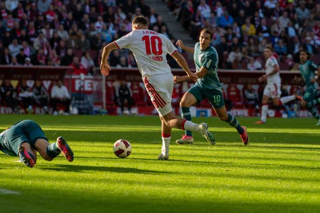 Said El-Mala, Mittelfeld, (1.FC Koeln 10), beim Angriff zum 2:1, 1. FC Koeln vs. Borussia Moenchengladbach, Fussball, 1. Bundesliga, 5. Spieltag, 11.10.2026 DFB DFL regulations prohibit any use of photographs as image sequences and or quasi-video Koeln Nordrhein-Westfalen Deutschland