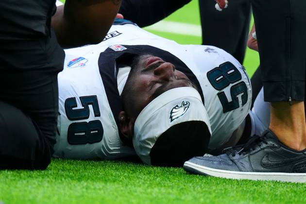 Jalyx Hunt of Philadelphia Eagles suffers an injury just before half time Philadelphia Eagles v Jacksonville Jaguars, NFL, American Football Herren, USA American Football, Tottenham Hotspur Stadium, London, UK - 11 Oct 2026London Tottenham Hotspur Stadium United Kingdom  Copyright: xJavierxGarcia Shutterstockx 17210450ad