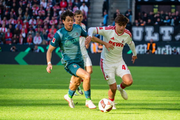 Deutschland: 1.Bundesliga 2026 2027, 5. Spieltag, 1.FC Köln vs Borussia Mönchengladbach, Sonntag, 11.10.2026 RheinEnergie-Stadion (Köln-Nordrhein-Westfalen): Mikey Moore (1.FC Köln,74) Zweikampf, Spielszene, Duell, duel, tackle, tackling, Dynamik, Action, Aktion gegen Philipp Sander (Borussia Mönchengladbach,16) Köln RheinEnergier-Stadion, Köln Deutschland Copyright: xOrhanxHabashx