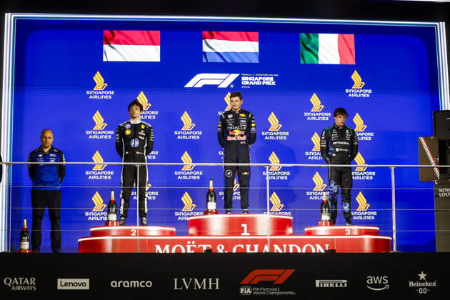 F1 - SINGAPORE GRAND PRIX 2026 LECLERC Charles (mco), Scuderia Ferrari SF-26, VERSTAPPEN Max (nld), Red Bull Racing Ford RB22, VERSTAPPEN Max (nld), Red Bull Racing Ford RB22, KIMI ANTONELLI Andrea (ita), Mercedes AMG F1 Team W16, portrait, podium during the 2026 Formula 1 Singapore Grand Prix, 17th round of the 2026 Formula One World Championship, WM, Weltmeisterschaft from October 9 to 11, 2026 on the Marina Bay Street Circuit, in Singapore, Singapore - SingaporeSingapore  Copyright: xJulienxDelfossex