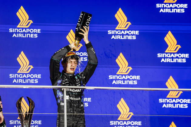 F1 - SINGAPORE GRAND PRIX 2026 KIMI ANTONELLI Andrea (ita), Mercedes AMG F1 Team W16, portrait, podium during the 2026 Formula 1 Singapore Grand Prix, 17th round of the 2026 Formula One World Championship, WM, Weltmeisterschaft from October 9 to 11, 2026 on the Marina Bay Street Circuit, in Singapore, Singapore - SingaporeSingapore  Copyright: xJulienxDelfossex