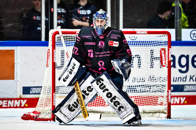 Hendrik Hane (Iserlohn Roosters, 32), GER, Iserlohn Roosters vs. Grizzlys Wolfsburg, Eishockey, Penny-DEL, 08. Spieltag, Spielzeit 2026 2027, 11.10.2026, GER, Iserlohn Roosters vs. Grizzlys Wolfsburg, Eishockey, Penny-DEL, 08. Spieltag, Spielzeit 2026 2027, 11.10.2026 Iserlohn Copyright: xJonasxBrockmann Eibner-Pressefotox EP_JBN