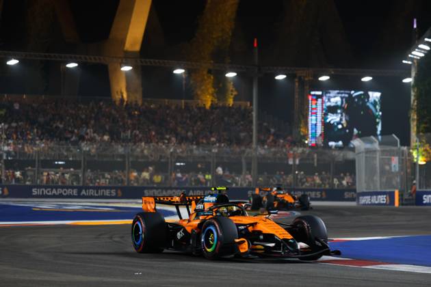 01 NORRIS Lando (gbr), McLaren F1 Team MCL40, action Singapore 2026 Singapore 2026 81 PIASTRI Oscar (aus), McLaren F1 Team MCL40, action 01 NORRIS Lando (gbr), McLaren F1 Team MCL40, action Singapore 2026 Singapore