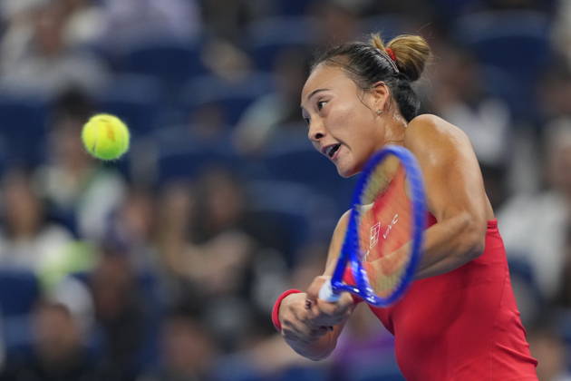 (261011) -- BEIJING, Oct. 11, 2026 -- Zheng Qinwen hits a return during the women s singles final between Zheng Qinwen of China and Mirra Andreeva of Russia at 2026 China Open tennis tournament in Beijing, China, Oct. 11, 2026. ) (SP)CHINA-BEIJING-TENNIS-CHINA OPEN-WOMEN S SINGLES-FINAL (CN) SunxFei 