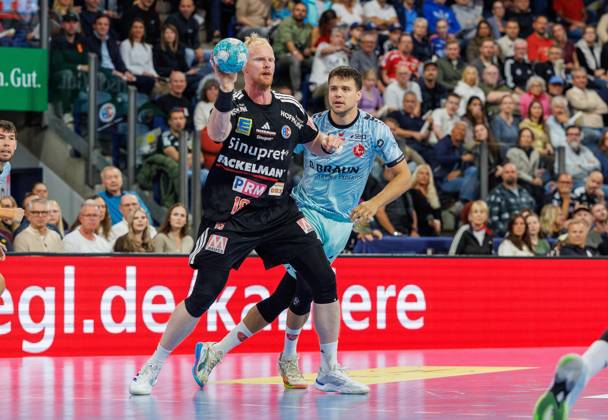 11.10.2026 - Handball - 1. Bundesliga OPEL HBL - Saison 2026 2027 - 08. Spieltag: HC Erlangen Metropolregion Nürnberg HCE - MT Melsungen - DaMa - xdaxmax - Sebastian Firnhaber (18, HC Erlangen HCE )