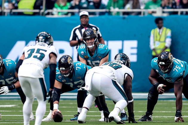 Jacksonville Jaguars v Philadelphia Eagles, International Series Jacksonville Jaguars quarterback Trevor Lawrence (16) in action during the International Series match between Jacksonville Jaguars and Philadelphia Eagles at Tottenham Hotspur Stadium, London, UK on 11 October 2026. London Tottenham Hotspur Stadium London UK Editorial use only , Copyright: xManjitxNarotrax PSI-24992-0022