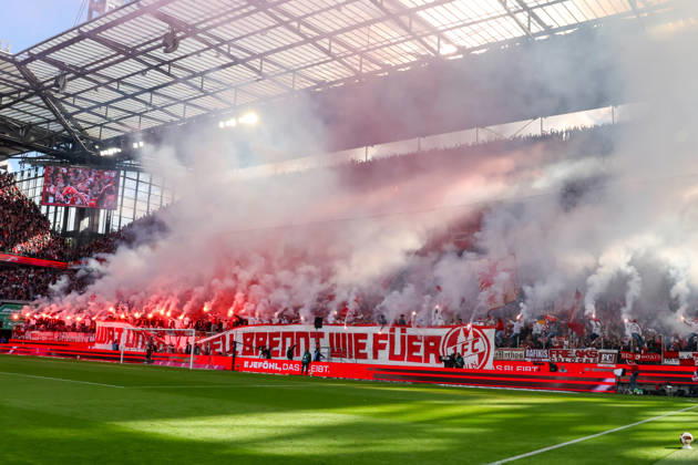 2026.10.11, xkwix, Fußball, Bundesliga, 1. FC Köln - Borussia Mönchengladbach, RheinEnergieSTADION, 5.Spieltag, Saison 2026 2027: Choreografie mit Pyrotechnik auf der Tribuene der Koelner Fans DFB regulations prohibit any use of photographs as image sequences and or quasi-video. Photo: xKamilxWilkowskixPressefotoKochx Nordrhein-Westfalen Deutschland