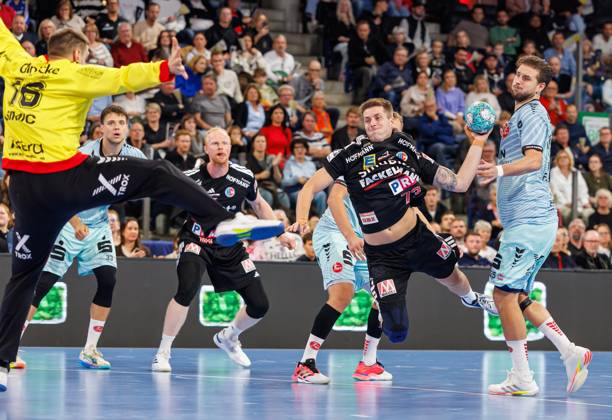 11.10.2026 - Handball - 1. Bundesliga OPEL HBL - Saison 2026 2027 - 08. Spieltag: HC Erlangen Metropolregion Nürnberg HCE - MT Melsungen - DaMa - xdaxmax - Nebojsa Simic (16, MT Melsungen ) Viggo Kristjansson (73, HC Erlangen HCE ) Olle Forsell Schefvert (25, MT Melsungen )